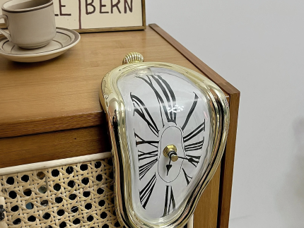 DALI Melting Clock
