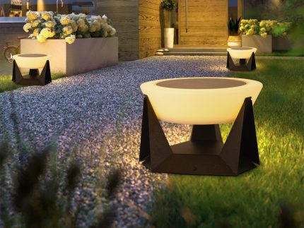 Modern Solar-powered Outdoor Post Light
